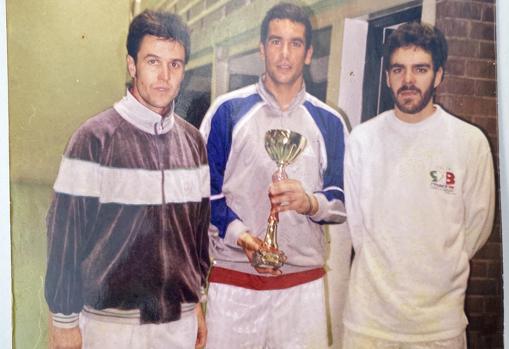 José Miguel Arroyo, Manuel Carbonell y José Tomás, durante un partido benéfico