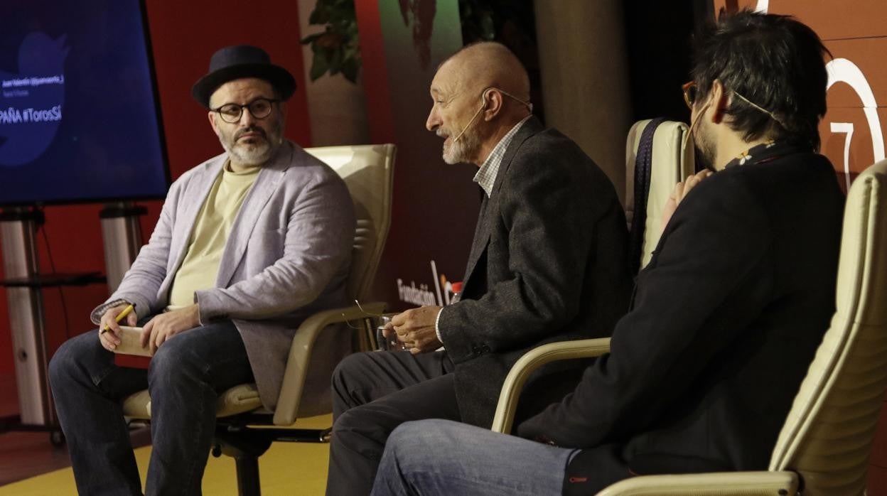 Eduardo Galán, Pérez-Reverte y Antonio Lucas dialogaron en la jornada vespertina