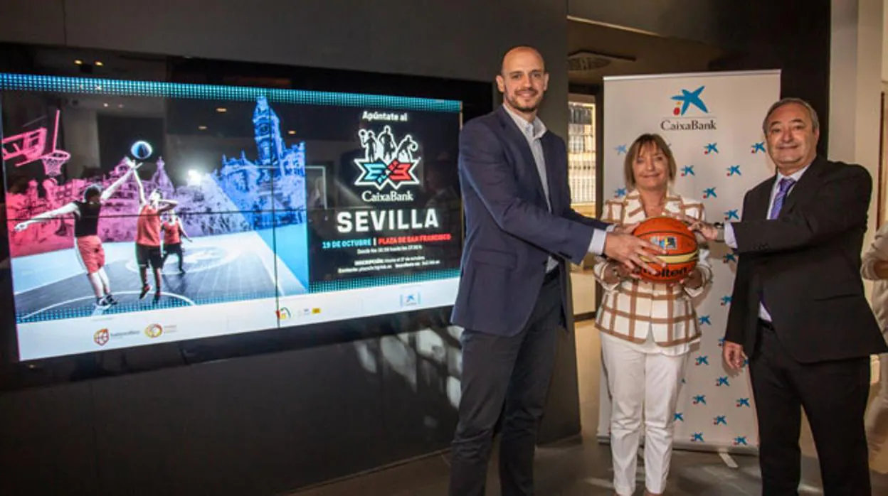 Baloncesto para todos en el Plaza 3x3 CaixaBank de Sevilla