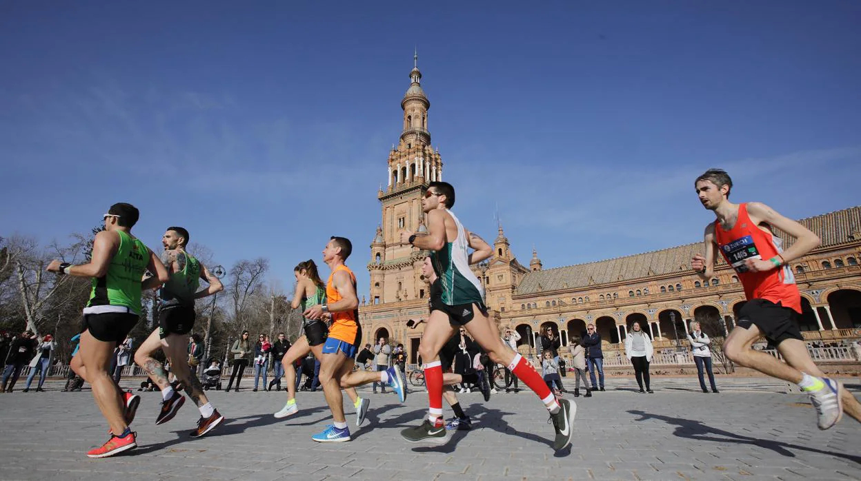 El Zurich Maratón Sevilla 2020 pasrá por la Palza de España