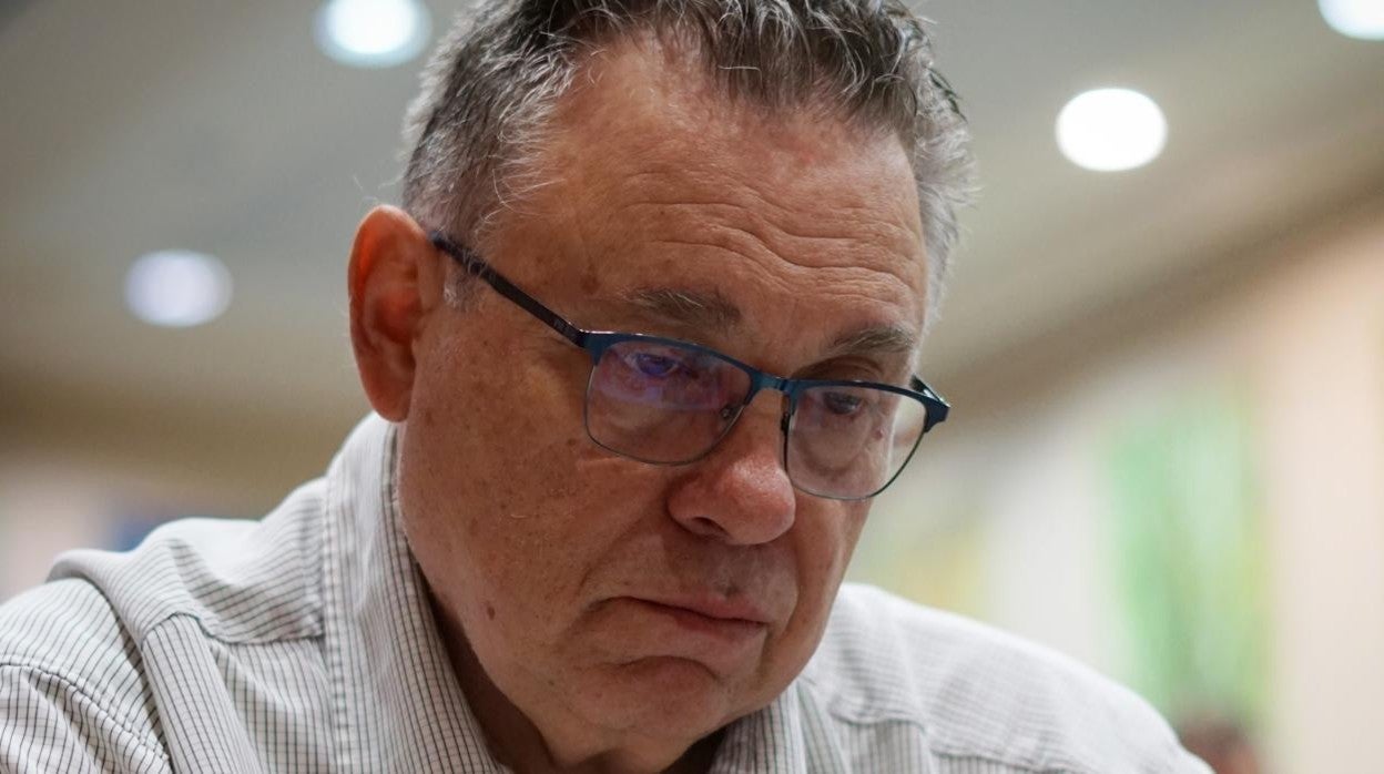 Ricardo Montecatine, concentrado durante una partida reciente