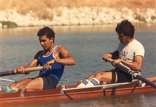 Fernando Molina, a la izquierda, entrenándose con su hermano Alberto en 1986
