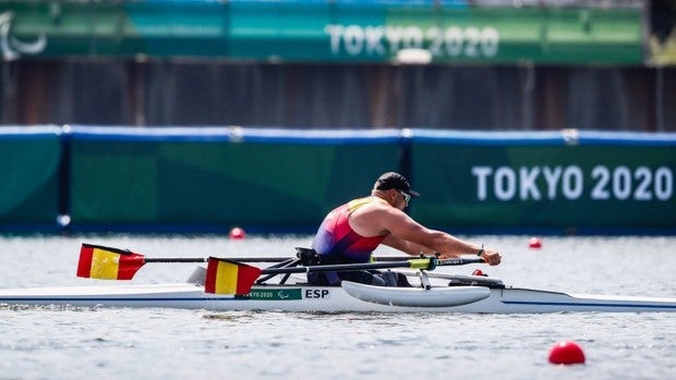 Diploma para el sevillano Javier Reja, que peleará por las medallas en Tokio