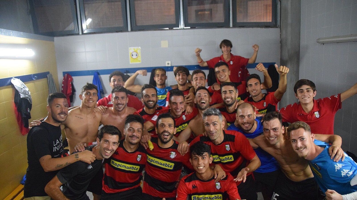 Caras alegres en el vestuario gerenero, que disfruta de su segunda plaza liguera