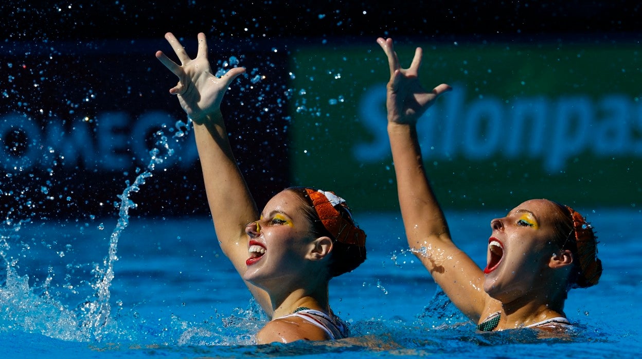 Iris Tió y Alisa Ozhogina, durante su actuación este martes en el Mundial