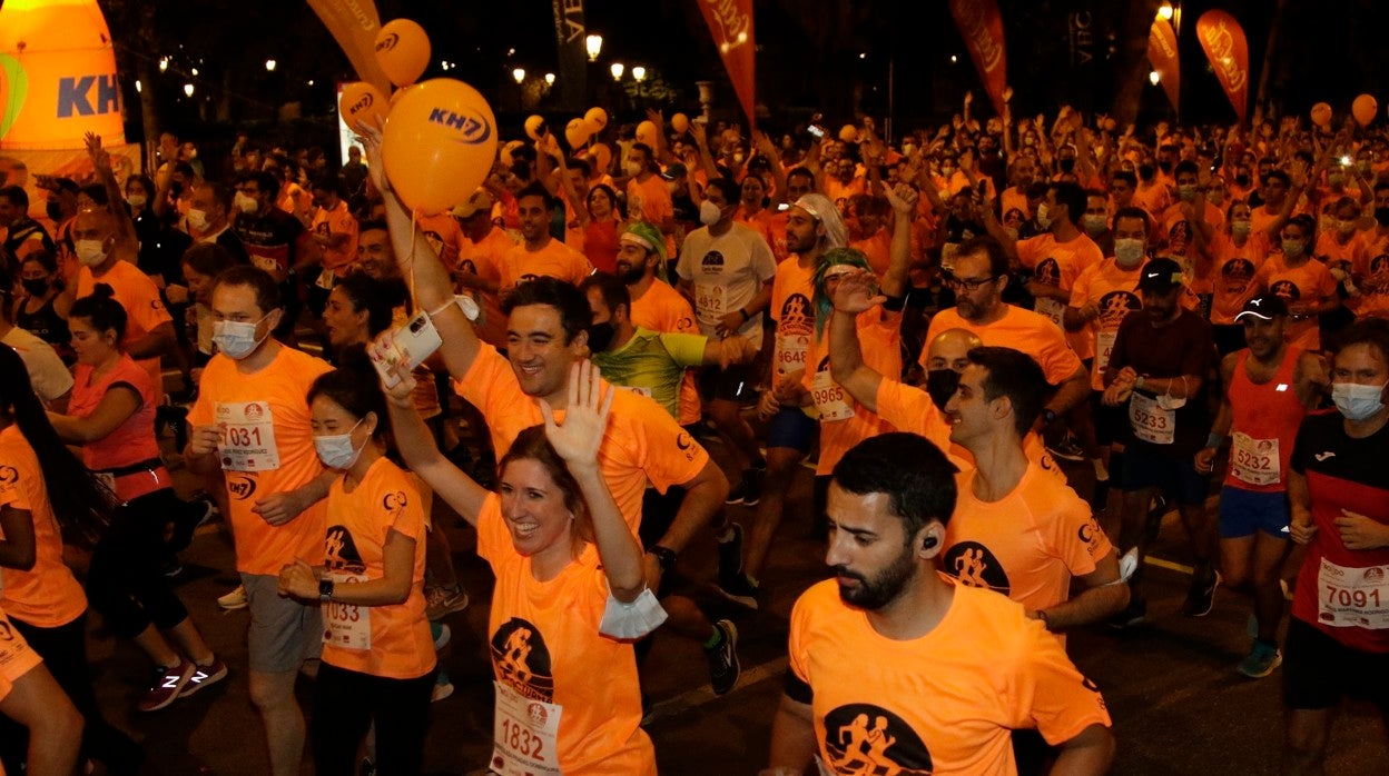 Salida de la Carrera Nocturna de Sevilla 2021 desde el Paseo de las Delicias