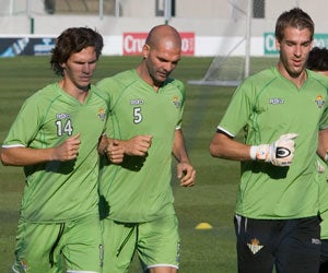 La renovación de Arzu, cerca; la de Vega, en curso, y Capi, pendiente de una llamada