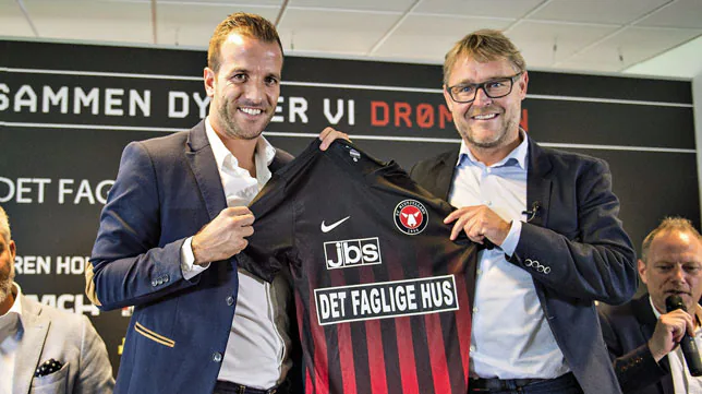 Van der Vaart podría salir del Midtjylland antes de tiempo