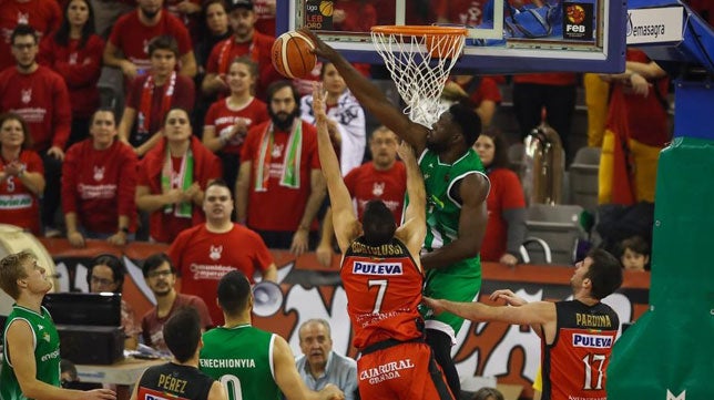 60-81: El Betis también avasalla al Covirán y continúa lanzado