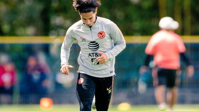 Diego Lainez: "Estoy muy contento de formar parte del Betis"