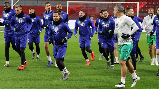 Europa nos mira: luzcamos el traje de los jueves