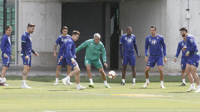 Betis: Setién dirige el entrenamiento a la espera de conocer su futuro