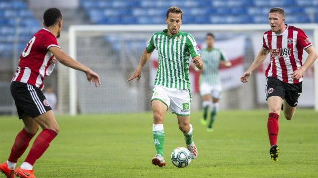 Betis - Sheffield (0-1): Tuvo las ocasiones más claras pero un error en la salida de balón le condenó