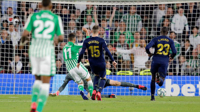 En vídeo, el gol de Tello (2-1) en el Real Betis - Real Madrid (2-1)