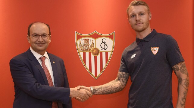 Oficial: Kjaer firma por cuatro temporadas con el Sevilla