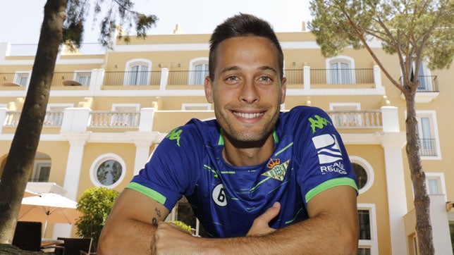 Canales: «He visto casi todos los Betis - Sevilla por la televisión»