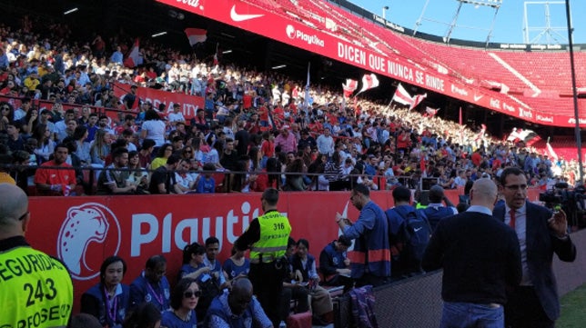 En vídeo, Sevilla - Betis: 15.000 sevillistas arropan a su equipo en una multitudinaria sesión