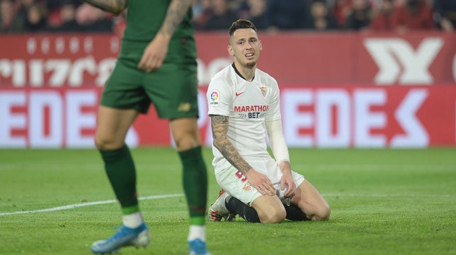 Ocampos vio la quinta tarjeta amarilla y será baja ante el Real Madrid