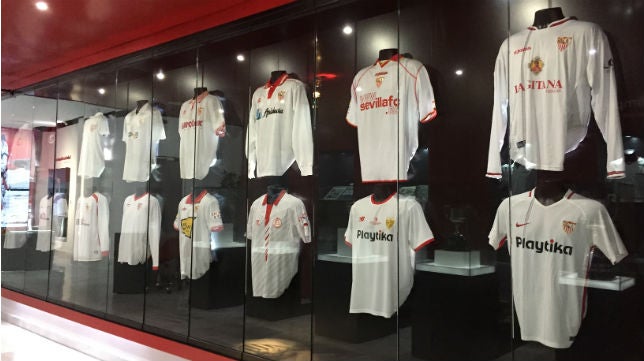 ¿Conoces todas las camisetas históricas del Sevilla?