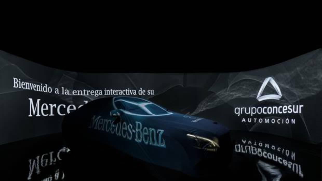 Sala interactiva de Concesur en la que el comprador recibe su nuevo Mercedes Benz