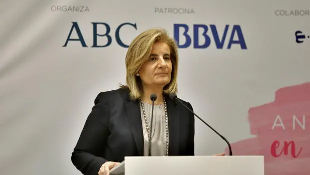 Fátima Báñez: «Ahora hay más mujeres trabajando que nunca»