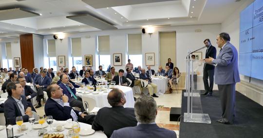 Un momento del coloquio celebrado en la Casa de ABC de Sevilla