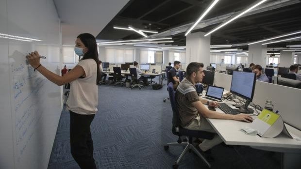 Deloitte elige Sevilla para implantar su centro de desarrollo tecnológico europeo