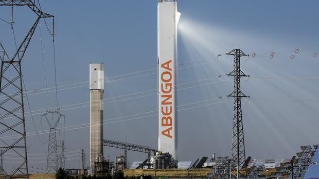 Miles de pequeños ahorradores españoles, atrapados en el concurso de Abengoa