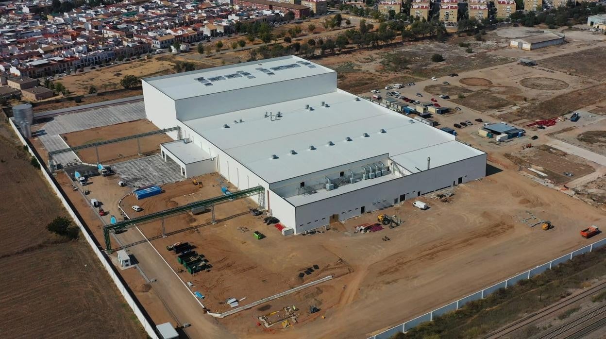 Imágen de la nueva fábrica de Ebro Foods en La Rinconada cuando aún estaba construyéndose