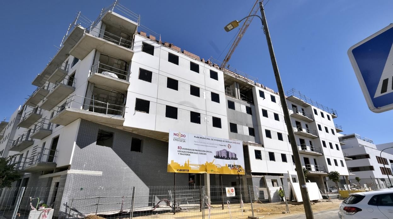 Obras de una promoción de viviendas de protección oficial en la zona de Cisneo Alto de Sevilla