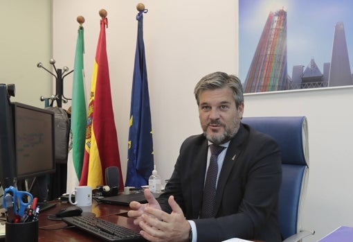 Luis Pérez aterrizó en el PCT Cartuja hace veinte años y desde hace tres lo dirige