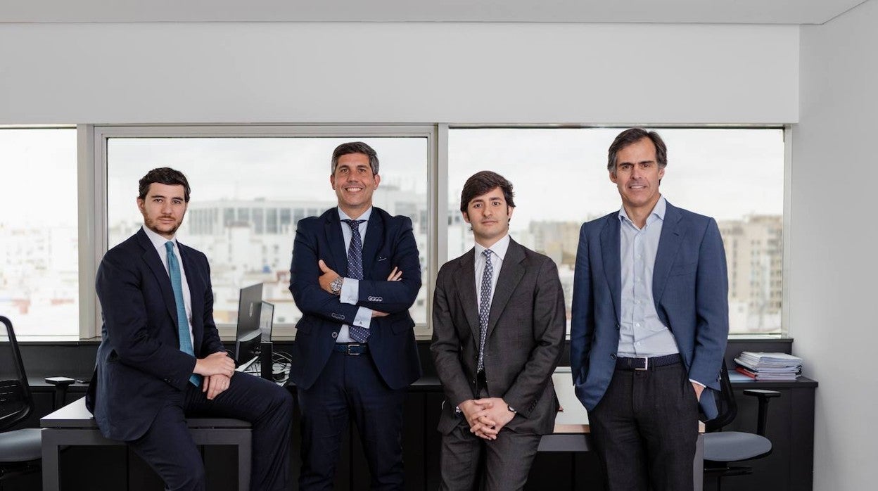 Paolo Bua, Manuel Sanjuán, Francisco Serrano y Manuel Fernández Maza, integrantes de Baideko