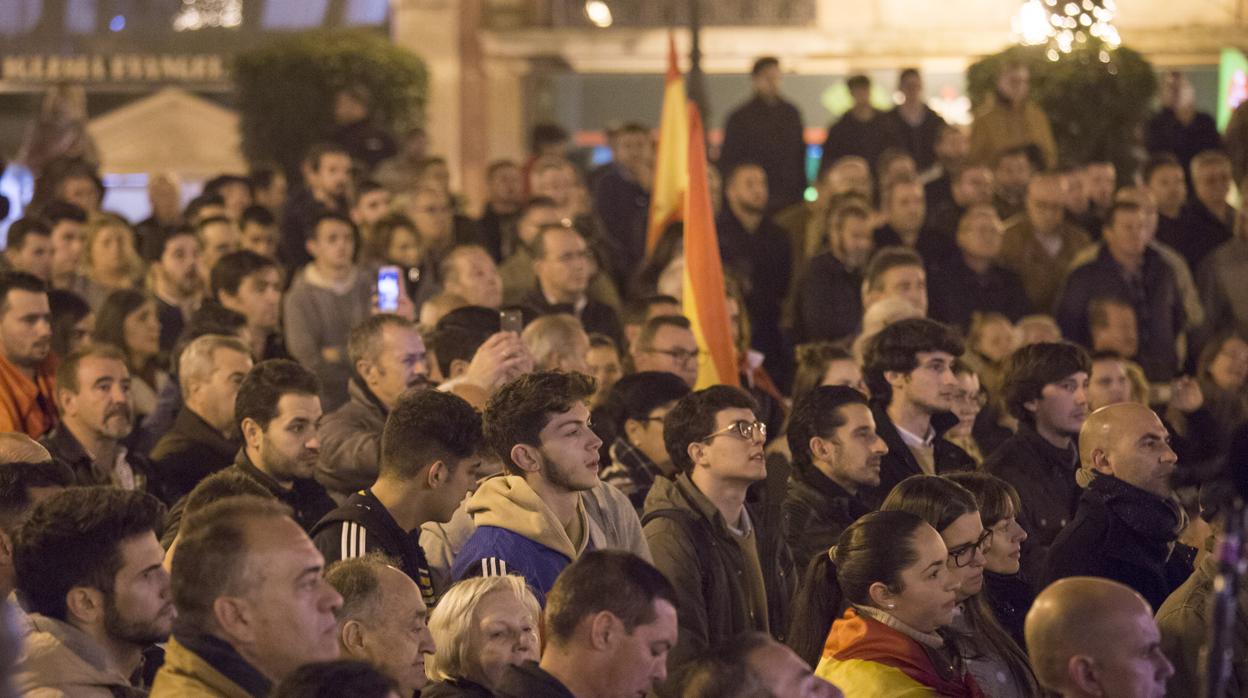 Asistentes a un mitin durante la campaña electoral