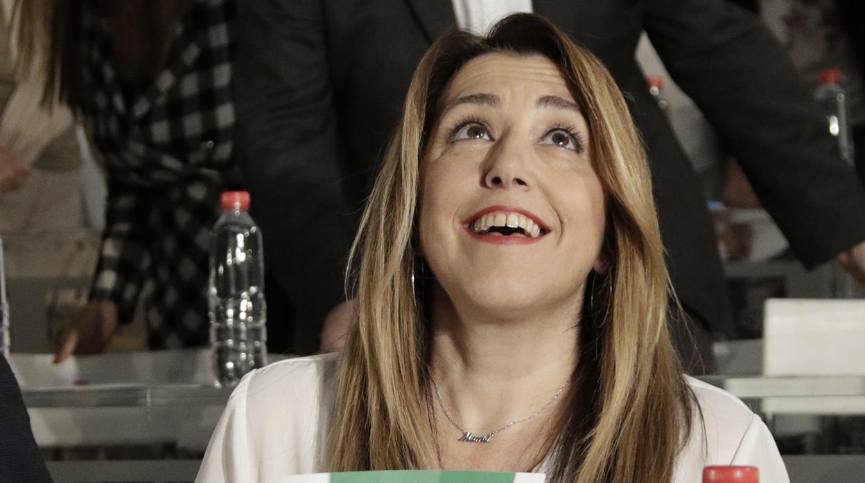 Susana Díaz sonríe durante el Comité Director del PSOE andaluz que analizó su fracaso electoral