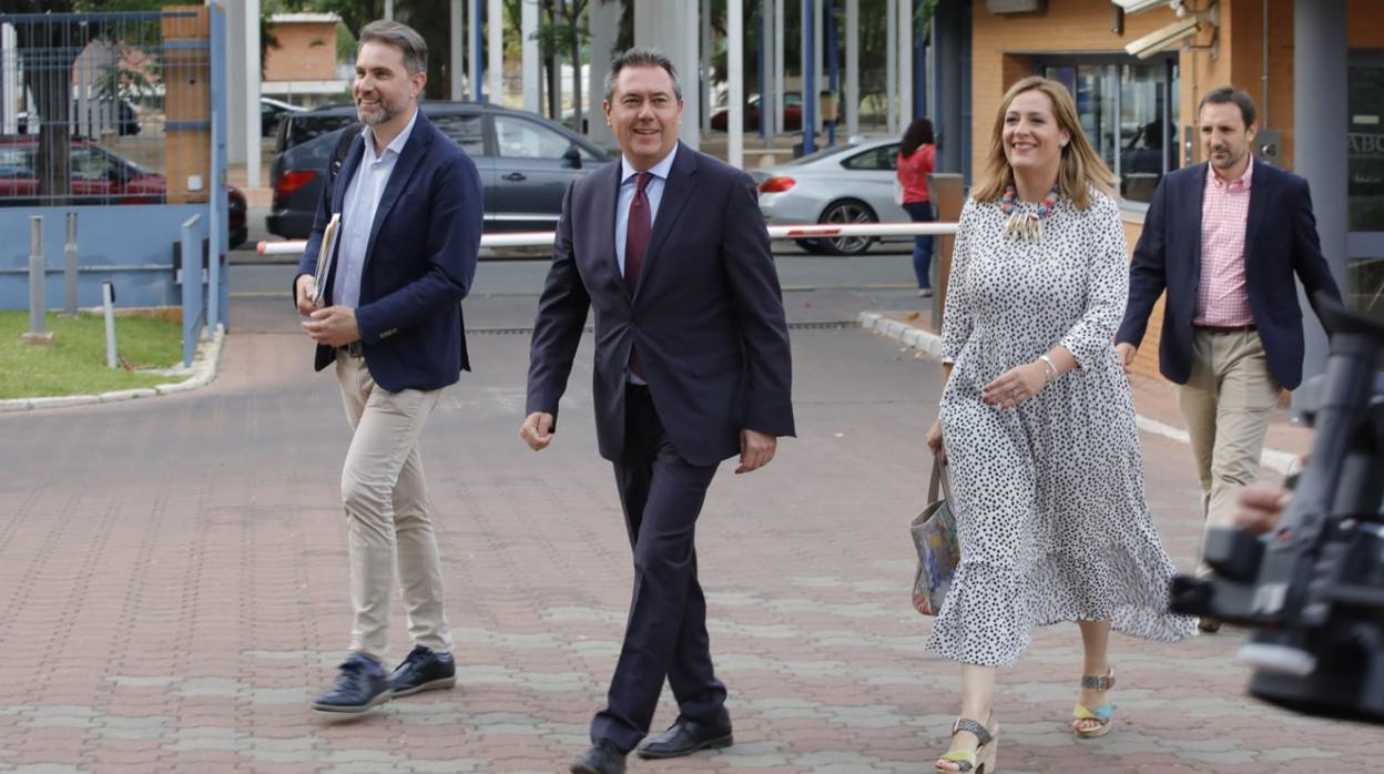 Llegada del alcalde de Sevilla y candidato a la reelección, Juan Espadas