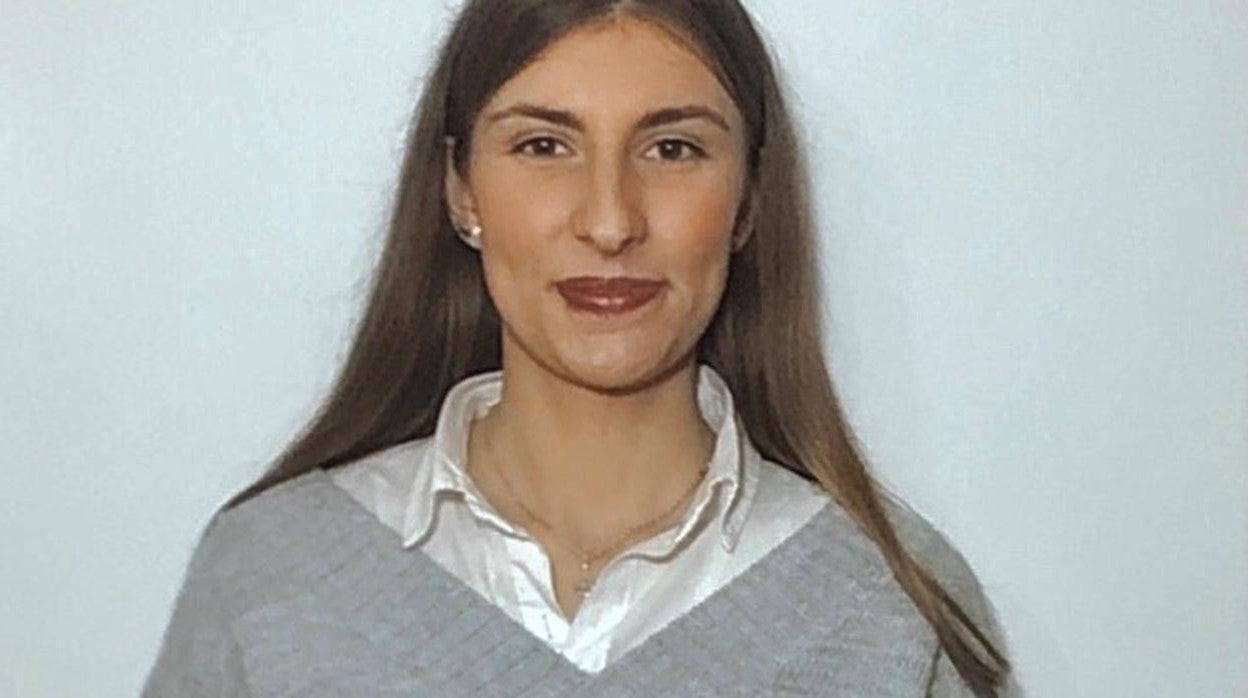 «Recibir la Beca Profesora Margarita Moya Sanabria me demuestra que el esfuerzo diario tiene su recompensa»