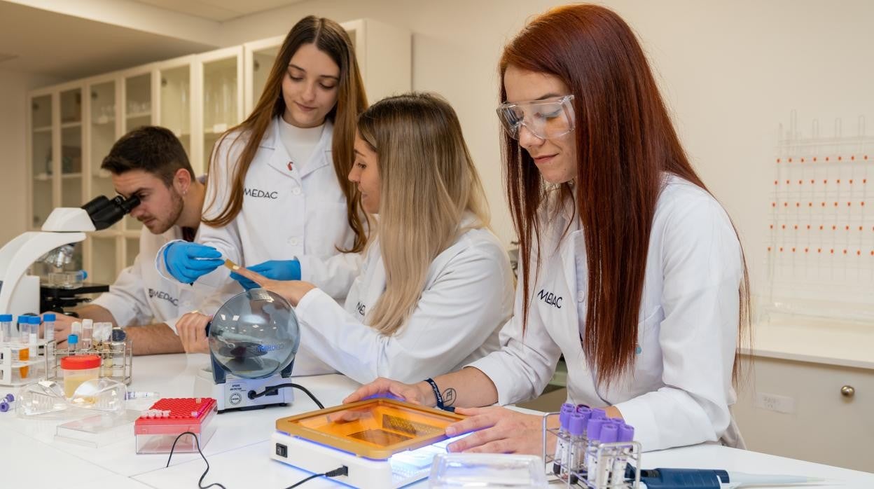 Las becas MEC para estudiar FP se adelantan cuatro meses y aumentan su aportación económica