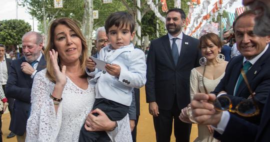La presidenta, con su hijo en brazos