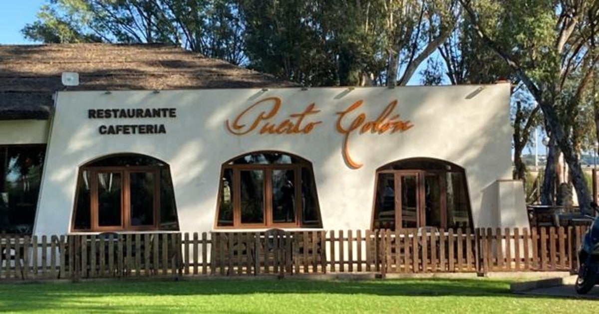 Fachada del restaurante Puerto Colon en la Punta del Sebo