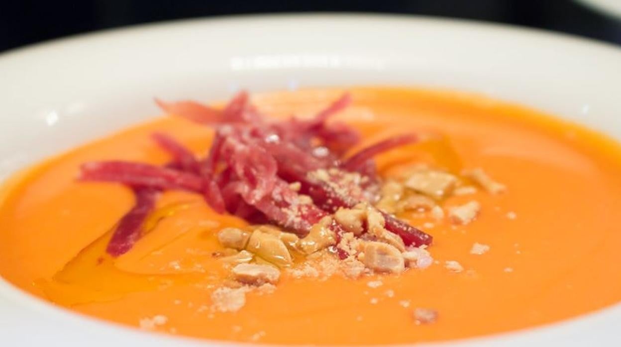 Un buen salmorejo, símbolo de la gastronomía de Córdoba