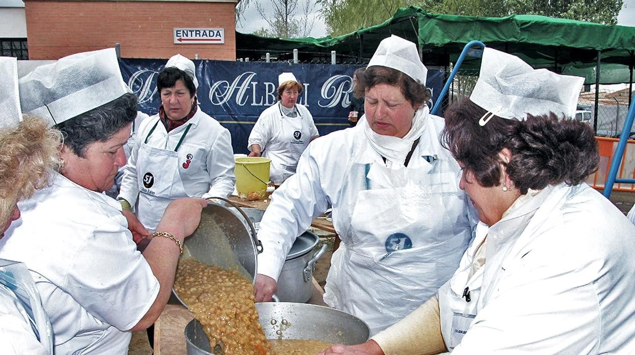 Jabugo acoge este fin de semana su famoso cocido de récord Guinness