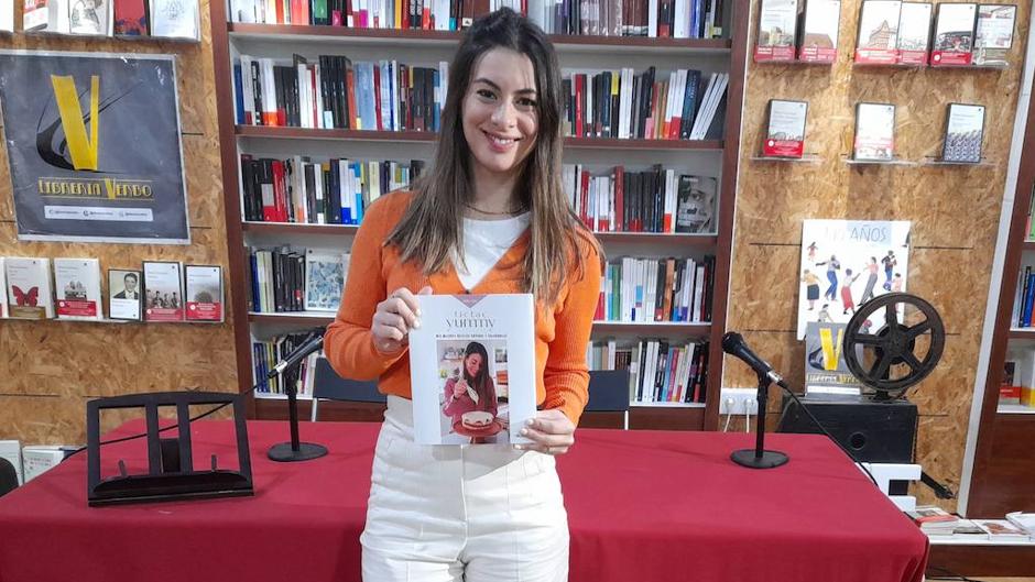 Patri Tena (@tictacyummy), la bloguera que cocina en minutos, trae a Sevilla su primer libro de recetas