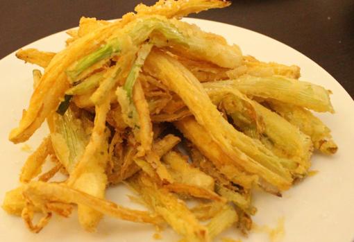Cebolletas fritas en tempura
