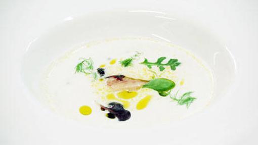 10 cremas y sopas frías saludables que ayudan a nuestro bronceado