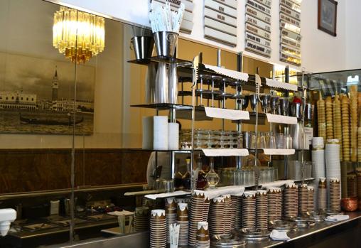 Parte del mostrador con elementos decorativos originales