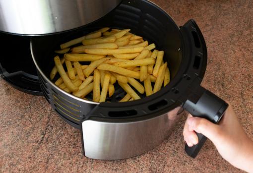 Es importante mover las patatas durante el cocinado