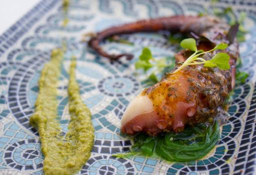 Pulpo a la barasa, restaurante Sevruga (Coria del Río)