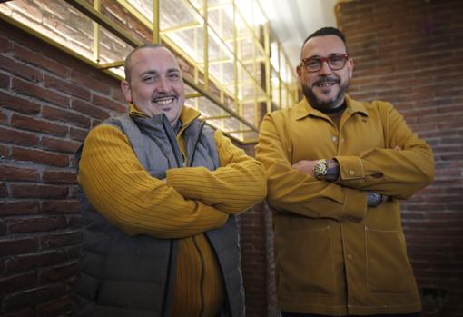Pedro y José Luis están ultimando los detelles de su nueva taberna
