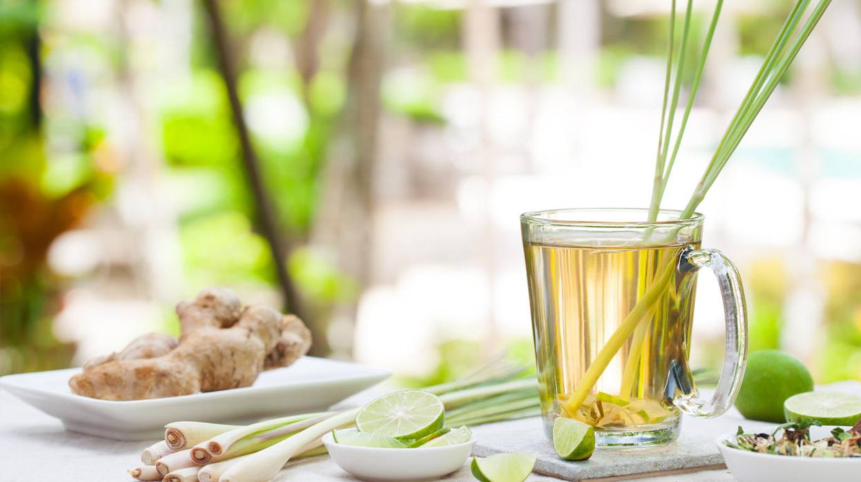 La infusión de hierba limón es muy sencilla de hacer