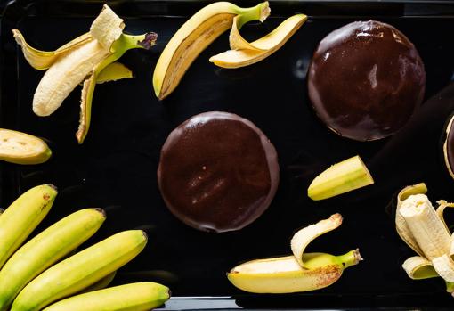 Plátano y chocolate son los ingredientes principales de este postre